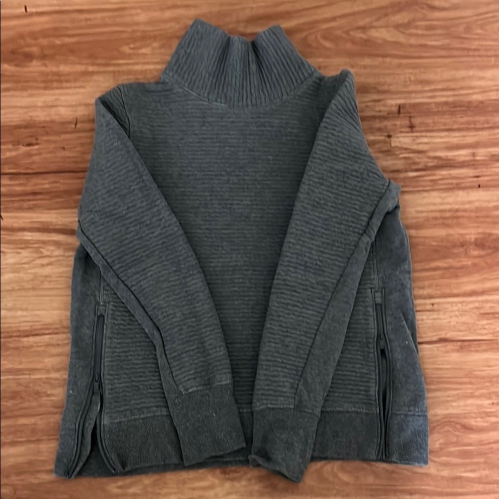 Gray Knit Turtleneck Sweater with Relaxed Fit